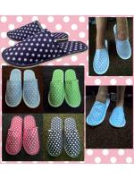 รองเท้าผ้าใส่เดินในบ้าน