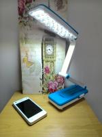 โคมไฟตั้งโต๊ะชาร์จไฟในตัว