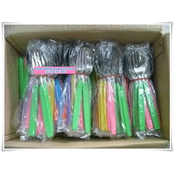 P05232 ช้อนส้อม ด้ามพลาสติก สีสวย(ราคาส่งต่อ 12 คู่ คลิ๊กที่สินค้าเพื่อชมรายละเอียดของขนาด)