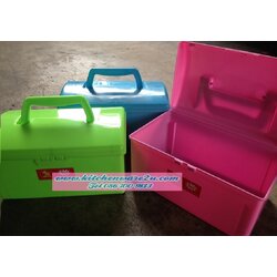 P07717 กล่องหูหิ้ว ฝาล็อค สีเจ็บ (23*13*11 cm) No.338 ราคาส่งต่อ 12 โหล: 144 ใบ:เฉลี่ย 200 บาทต่อโหล