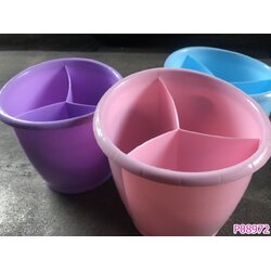 P08972 ใส่ช้อน 3 ช่อง ดีไซน์ใหม่ สีหวาน ราคาส่งต่อ 1 โหล: 12 ชุด (120 บ/โหล เฉลี่ย 10 บาท ขายส่งทุกอย่าง 20 บาท)