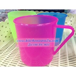 P06225 แก้วน้ำพลาสติกมีหูใส สีหวาน (8.5*8.5*10 cm) No.999 (ราคาส่งต่อ 1 มัด: 24 โหล: 288 ใบ : เฉลี่ย 70 บ/โหล)