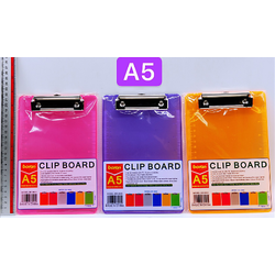 P06712 คลิปบอร์ดเขียนงาน ขนาด A5 (15*21 cm) ราคาขายส่ง 1 โหล : 12 อัน