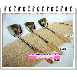 P02837 ตะหลิว จัมโบ้ ด้ามไม้ เบอร์ 039 ราคาส่งต่อโหล (คลิ๊กที่สินค้าเพื่อดูรายละเอียด)