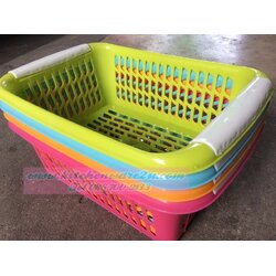 P09368 ตะแกรงเหลี่ยมยาว ขอบขาว (30*18*10 cm) สีหวาน (ราคาส่งต่อ 1 โหล:12 ใบ)