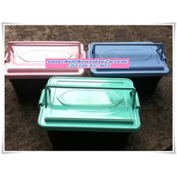 P06177 กล่องหูหิ้ว สีดำ ฝาสีหวาน (ราคาส่งต่อ 1 โหล :12 อัน คลิ๊กที่สินค้าเพื่อดูรายละเอียด)