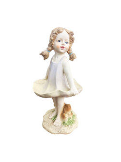 สาวน้อยกระโปรงบาน