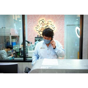 ร้านซ่อมโทรศัพท์ วังทองหลาง