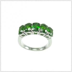 แหวนกรีนโครมดิออพไซด์ (Chrome Diopside)