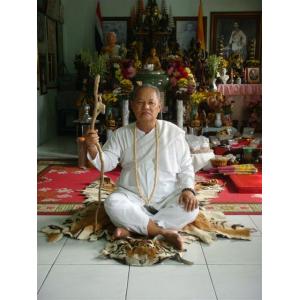 อาจารย์ธรรมนูญ สำนักบัวแปดกลีบ