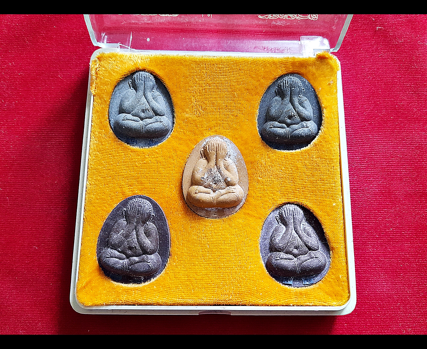 พระปิดตา จัมโบ้ ชุดพิเศษ5องค์ #ตะกรุดทองคำแท้ #ตะกรุดเงินแท้ (โรยมวลสารผงเก่าบางขุนพรหม โรงผงเก่าหลวงปู่โต๊ะ วัดพระดูฉิมพลี) ปี2540 #รับประกันแท้ - ทันยุคปลุกเสกโดย หลวงปู่คง หลวงพ่อคูณ หลวงปู่แสง หลวงปู่ทอง หลวงพ่อพูล หลวงปู่ทิม หลวงปู่จอย หลวงพ่อรวย หลว