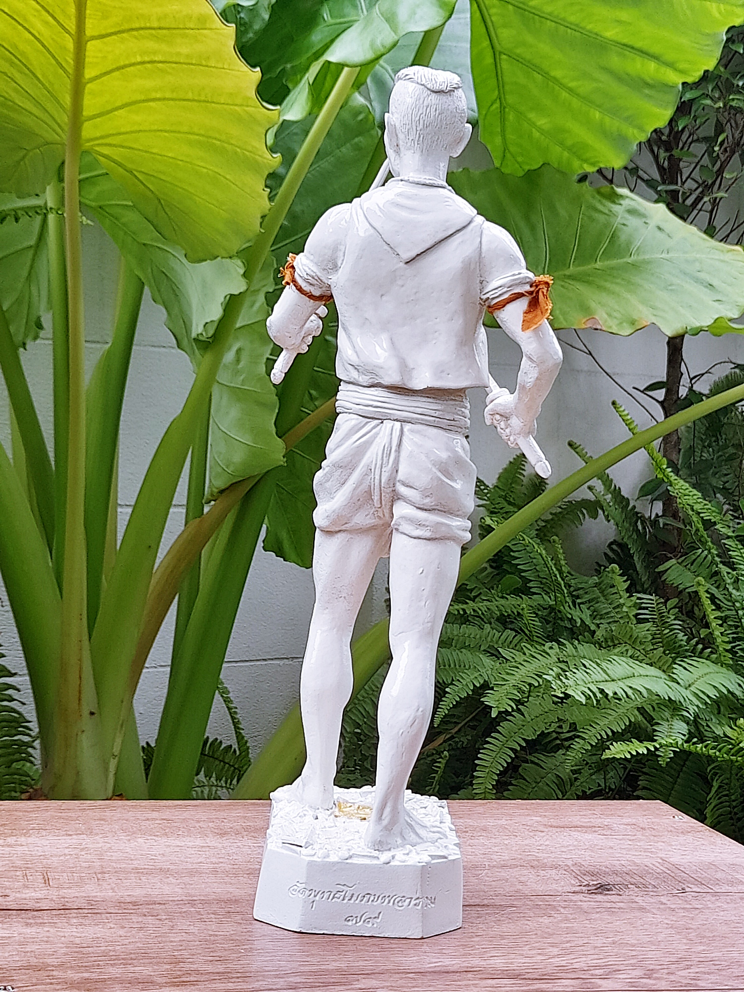 รูปหล่อ หุ่นพยนต์ขุนศึกพรหมมหาราช ปราบมาร (เชิญดวงจิตเทวดา ท่านปู่ขุนศึก ยุค นักรบไทย ของพระเจ้าพรหมมหาราช) เนื้อเรซิ่น สีขาว (ขนาดสูง14นิ้ว ฐาน3x5นิ้ว) (จัดสร้างเพียง99องค์) ปี2559 #รับประกันแท้ - หลวงพ่อหนุน วัดพุทธโมกข์