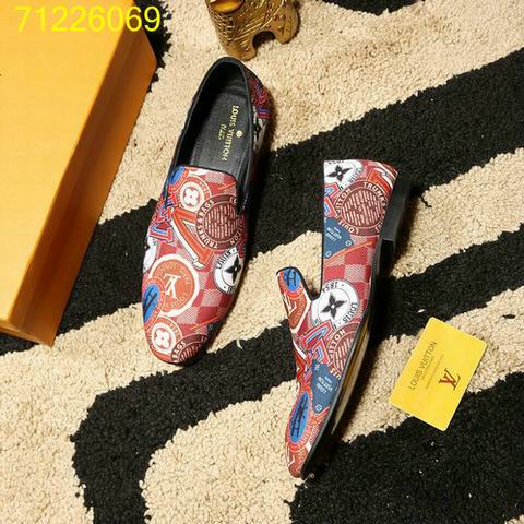 รองเท้า lv men แบบอีกเยอะกดดูด้านในค่ะ size 38-44 ,45 มีบางแบบ