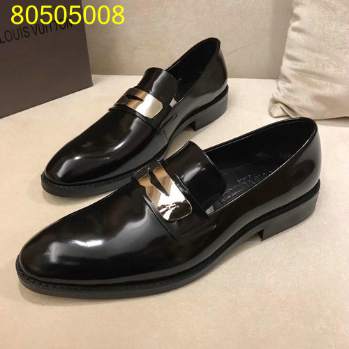 รองเท้า lv men แบบอีกเยอะกดดูด้านในค่ะ size 38-44 ,45 มีบางแบบ