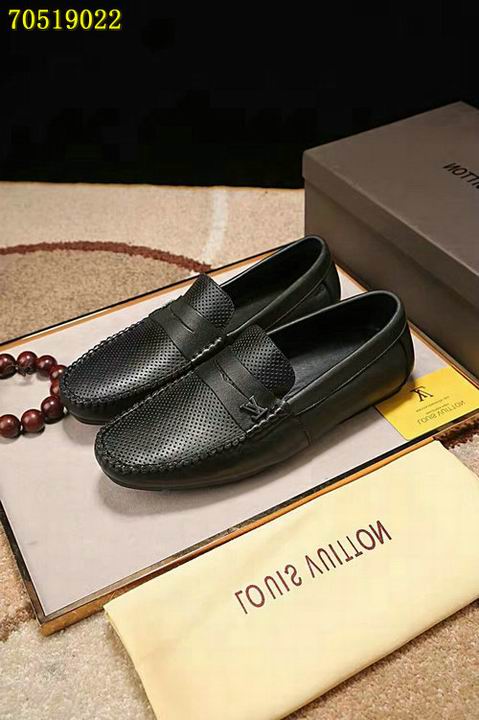 รองเท้า lv men แบบอีกเยอะกดดูด้านในค่ะ size 38-44 ,45 มีบางแบบ