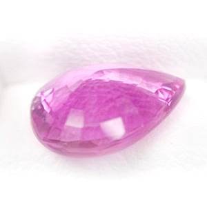 Pink Sapphire พลอยเนื้อแข็งสีชมพู รูปหยดน้ำ หนัก 2.22 กะรัต สีชมพู หวานสวยมากค่ะ สีเบอร 1-2 ค่ะ ไม่ติดคล้ำ ไม่ติดส้ม ไม่ติดน้ำตาล ความสะอาดเกือบ100%