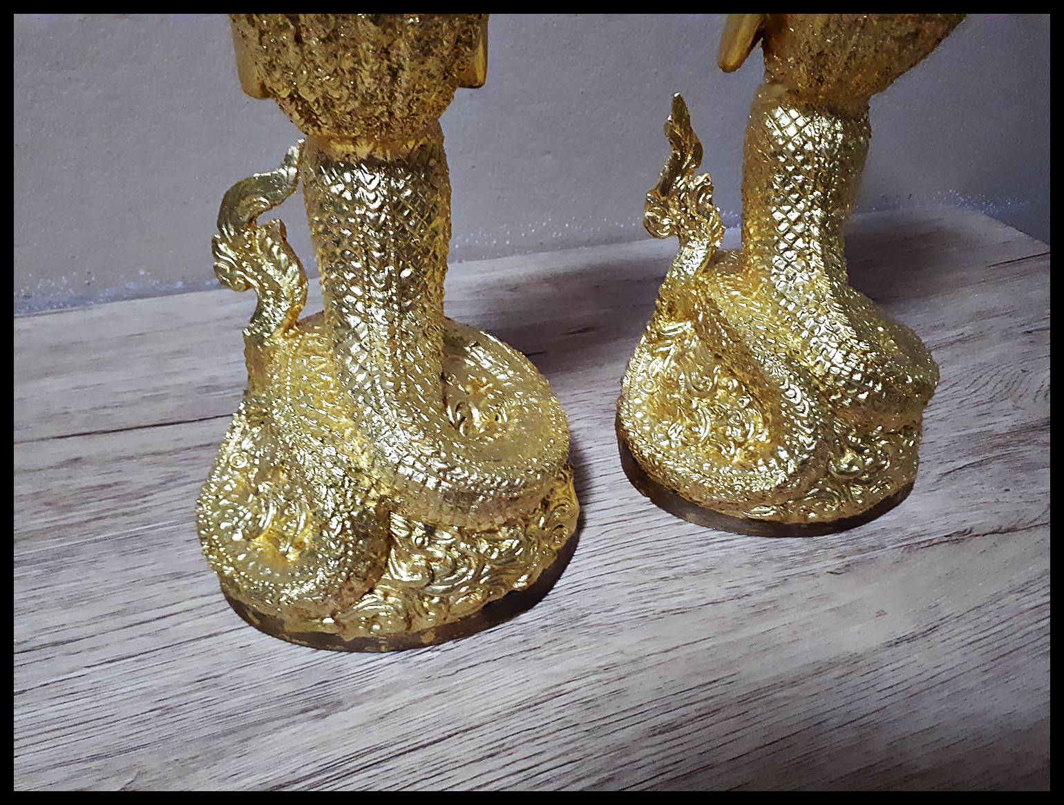 รูปหล่อ พญานาคราช ผู้ชาย ปางพรมมือ (ท่านปู่นาคา-ศรีสุทโธ) พญานาคปรก 7ตน 7เศียร โลหะทองเหลือง ปิดทอง (ขนาดบูชา สูง15นิ้ว) (ขายปลีก ขายส่ง)