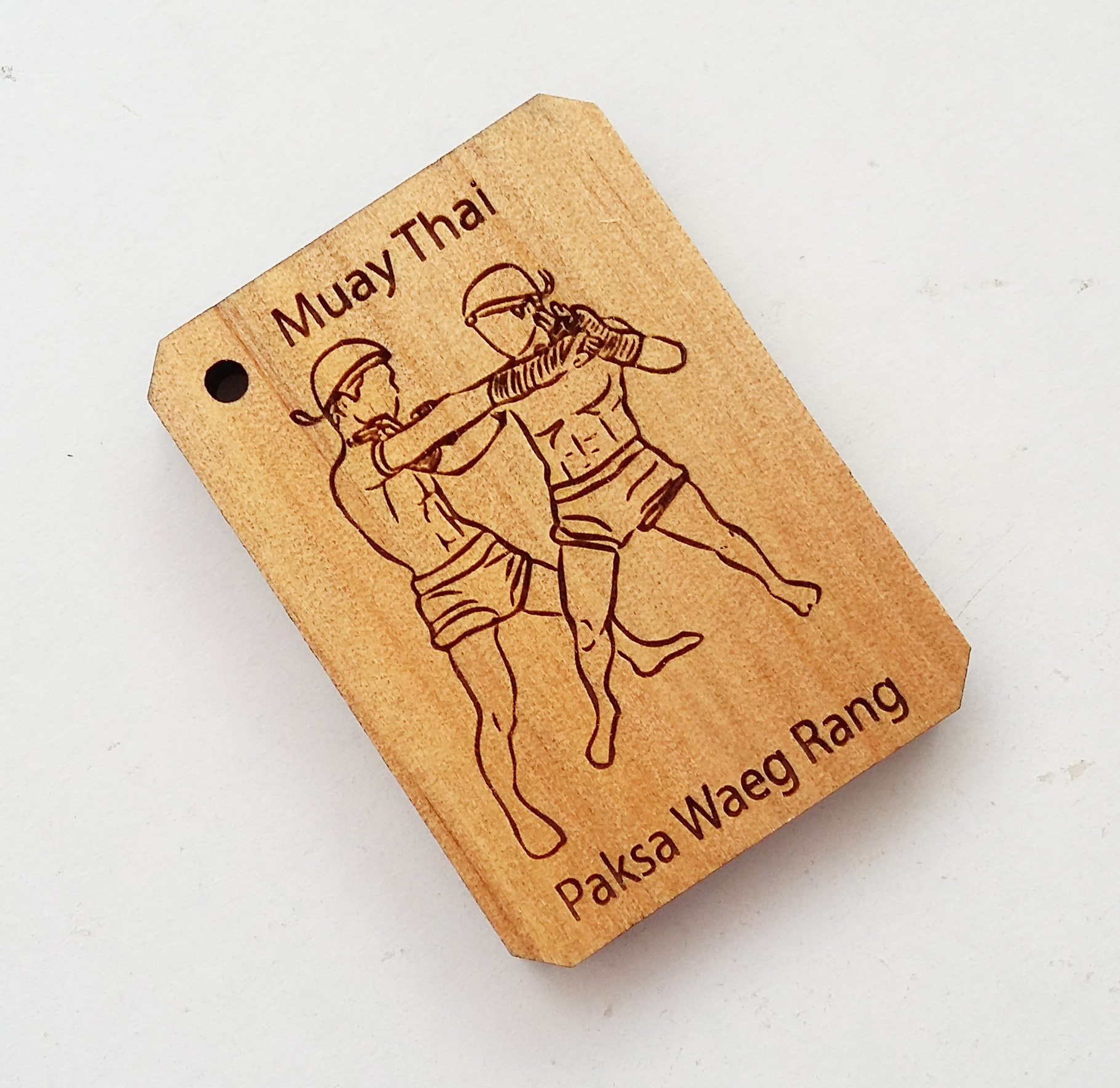 พวงกุญแจไม้แกะสลัก แม่ไม้มวยไทย-ปักษาแหวกรัง