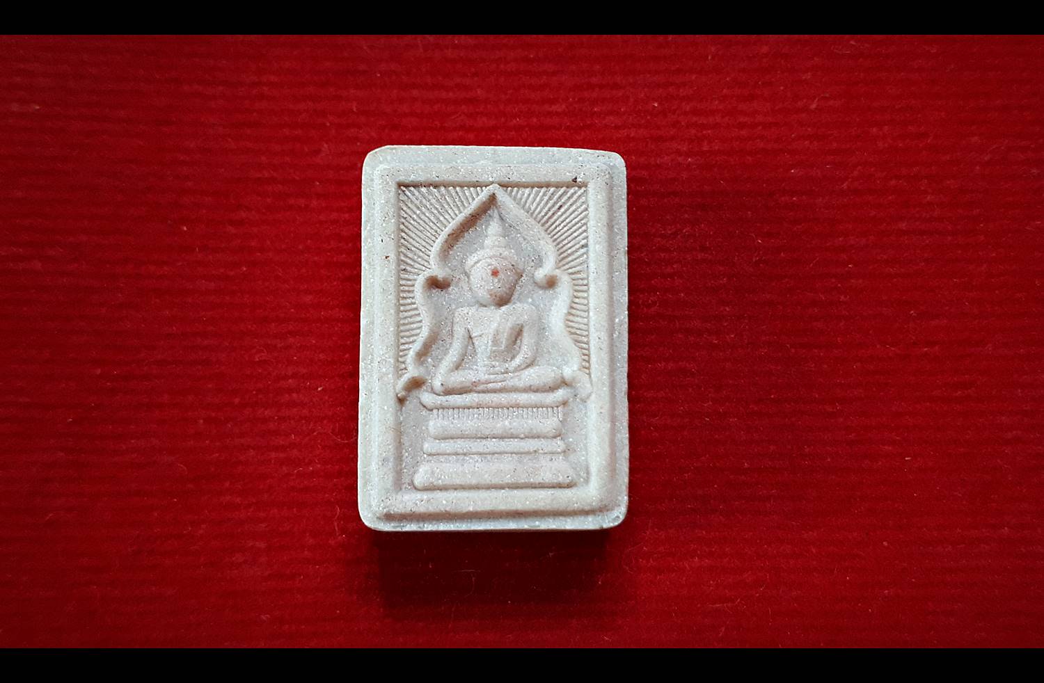 พระสมเด็จแหวกม่าน(พระแหวกม่าน) หลวงพ่อวิชัย วัดหัวเด่น หลังฝั่งตะกรุดปั้มรอยนิ้วมือ เนื้อผง