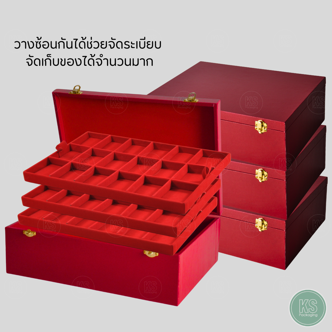 กล่องหนังใส่พระ สีแดง พร้อมถาดด้านในเป้นสีแดง 3 ถาด สามารถเอาไม้กั้นออกได้ แบบช่องใหญ่พิเศษใส่กรอบพระได้