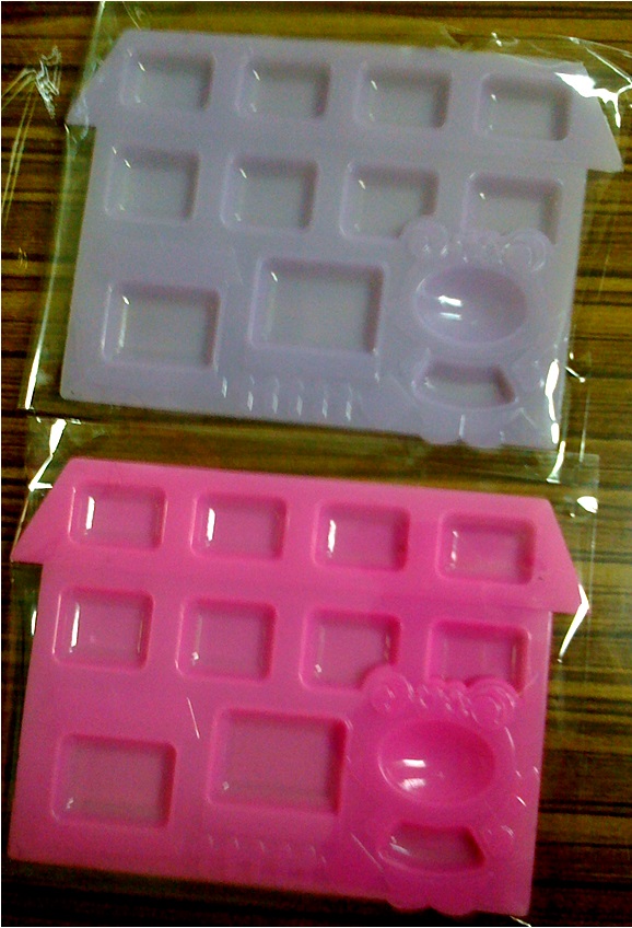 P08223 จานสีรูปบ้าน น่ารัก FC (ราคาขายส่ง 2 โหล/ 24 ชุด) 60บ/โหล ขายส่ง 5 บาท ขายส่งทุกอย่าง 20 บาท)