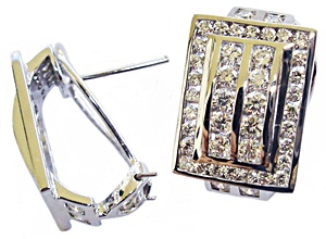 Diamond Earring ต่างหูเพชร ขาโอเมก้า ทองคำ YG ชุบทองคำขาวหนัก 8.07 กรัม เพชร 28 เม็ด หนัก 0.84 กะรัต (GVVS) เพชร 56 เม็ด หนัก 0.57 กะรัต (GVVS)