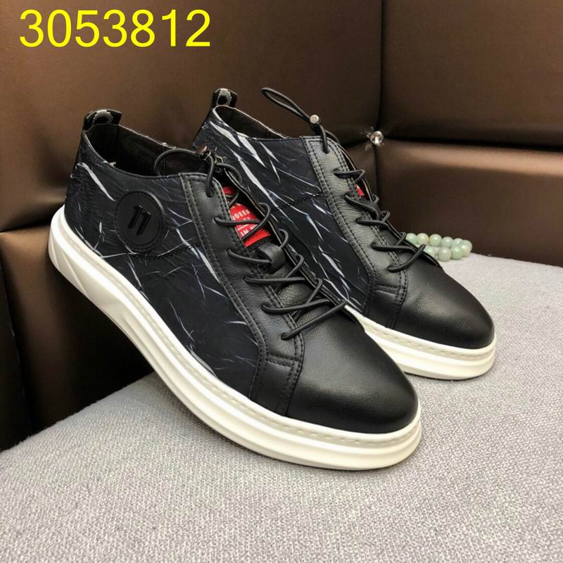 รองเท้า PD men แบบอีกเยอะกดดูด้านในค่ะ size 38-44 ,45 มีบางแบบ