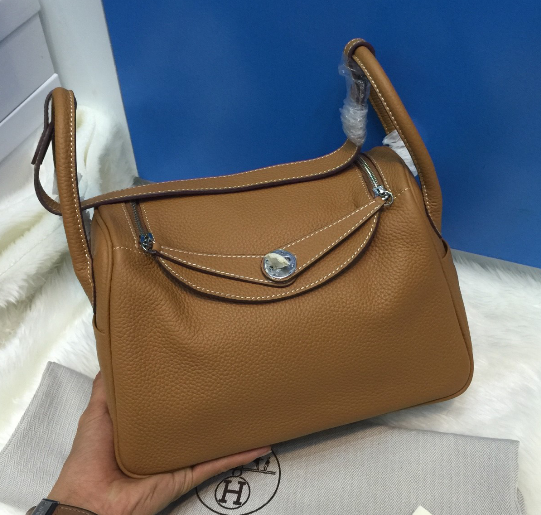 กระเป่า hm lindy togo eather 26 cm มีหลายสี สต็อคเปลี่ยนตลอดสอบถามได้ค่ะ