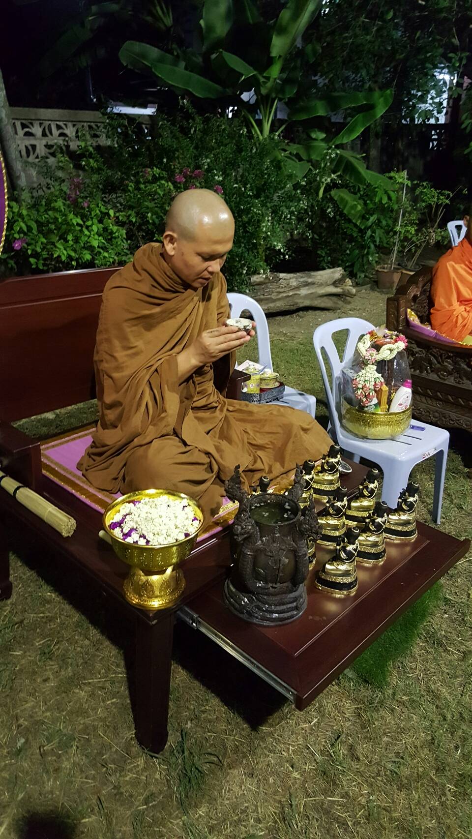 กุมารทอง อมตฤทธิ์ เนื้อทองเหลือง อุดมวลสาร ปี2559 (ขนาดตั้งบูชา หน้าตัก4นิ้ว สูง7นิ้ว) - (หลวงพ่อรักษ์ หลวงปู่ยวง ปลุกเสก)