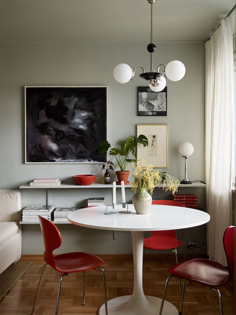 โคมไฟแขวนเพดาน Medieval French glass โป๊ะโคมทรงกลมสีขาวนม [AL-6464]