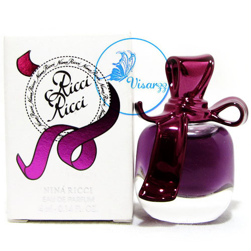 Nina Ricci Ricci Ricci EDP 4 mL กลิ่นหอมในแนว Chypre Floral ได้แรงบันดาลใจจากฮีโร่สาว เหมาะกับสาวที่มีความมั่นใจ แต่ก็ไม่ลืมความเป็นสาวน้อยในตัวเอง