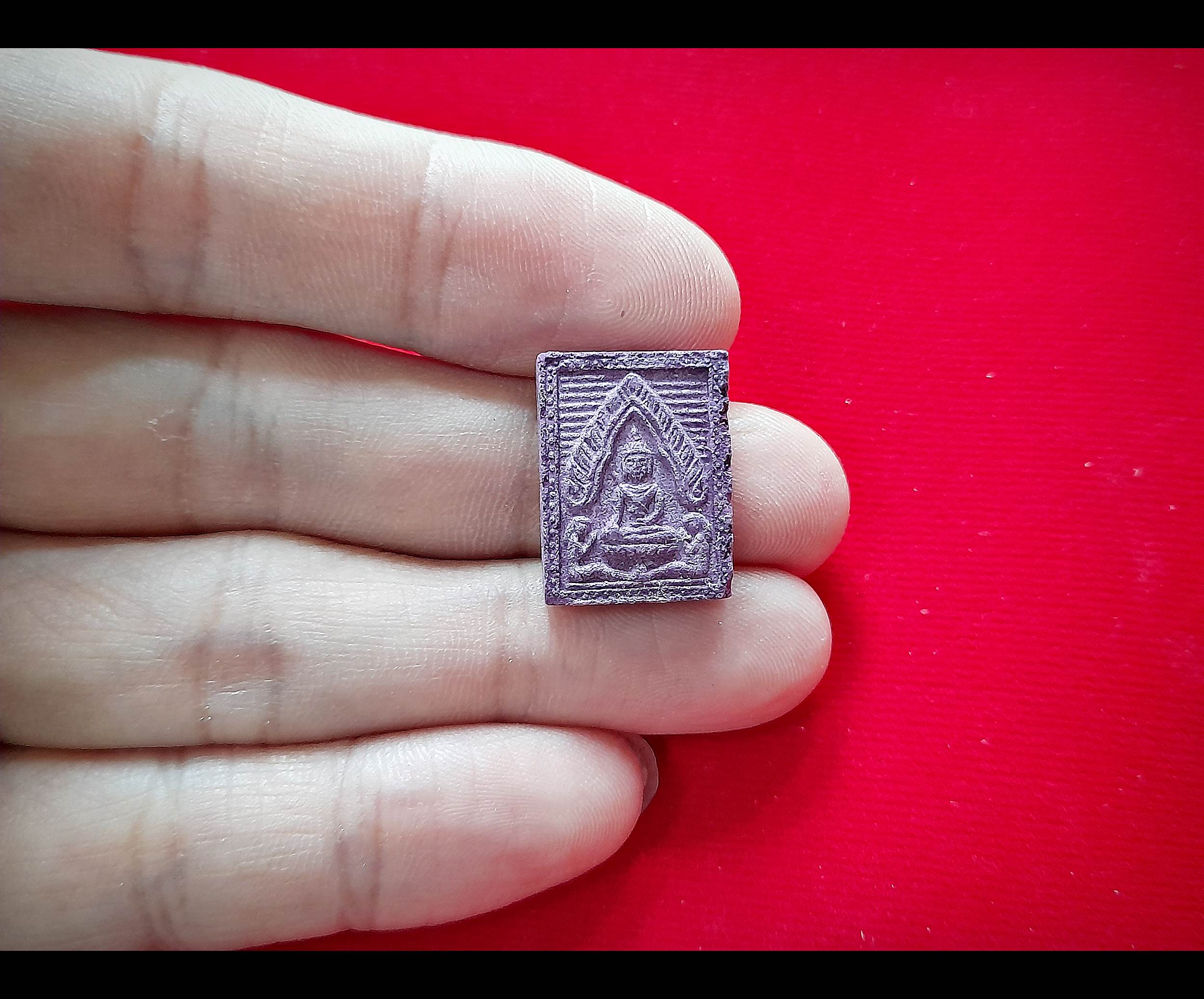 ขุนแผน สะกดทัพ หลังยันต์หัวใจพุทธโธ #พิมพ์เล็ก สีม่วง (พุทธคุณ สะกดอาถรรพ์ สะกดสิ่งไม่ดี+เมตตา มหาสเน่ห์ เจรจา ค้าขาย แคล้วคลาด) ปี2525 #รับประกันแท้และทัน - หลวงพ่อยงยุทธ วัดเขาไม้แดง จ.ชลบุรี