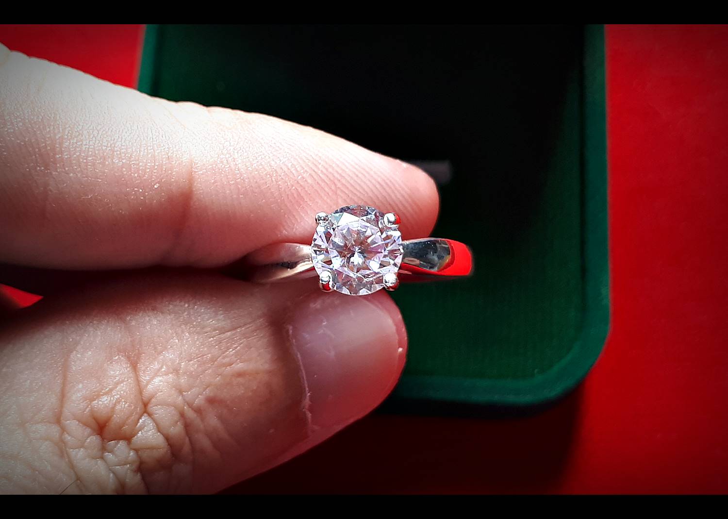 แหวน เพรช จักรพรรดิ์ ปี2562 (ตัวเรือนแหวน เนื้อเงิน) (เข้าพิธีปลุกเสก วัดท่าซุง มีลูกแก้วจักรพรรดิ์ เป็นประธาน) ออกบูชา วัดพันท้ายนรสิงห์