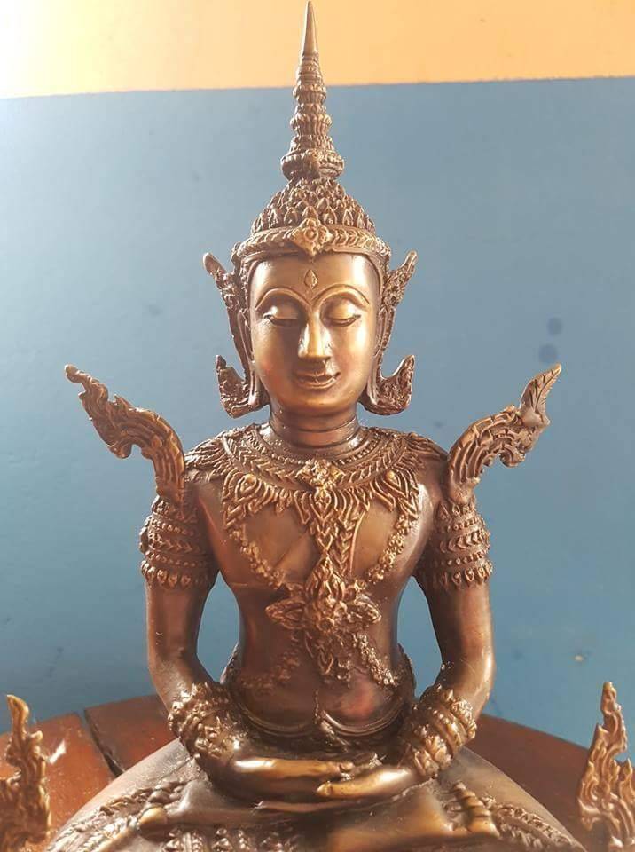 รูปหล่อ พระพุทธรูป ปางจักรพรรดิ นั่งประทับราหูและพญานาค เนื้อโลหะทองเหลือง