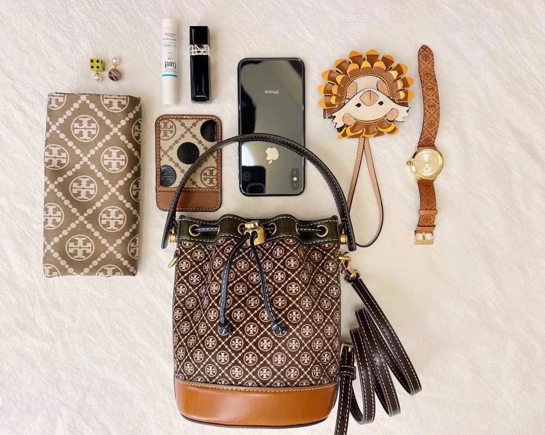 Tory Burch T Monogram Calf Hair Mini Bucket Bag (แอดไลน์ก่อนสั่งซื้อ)