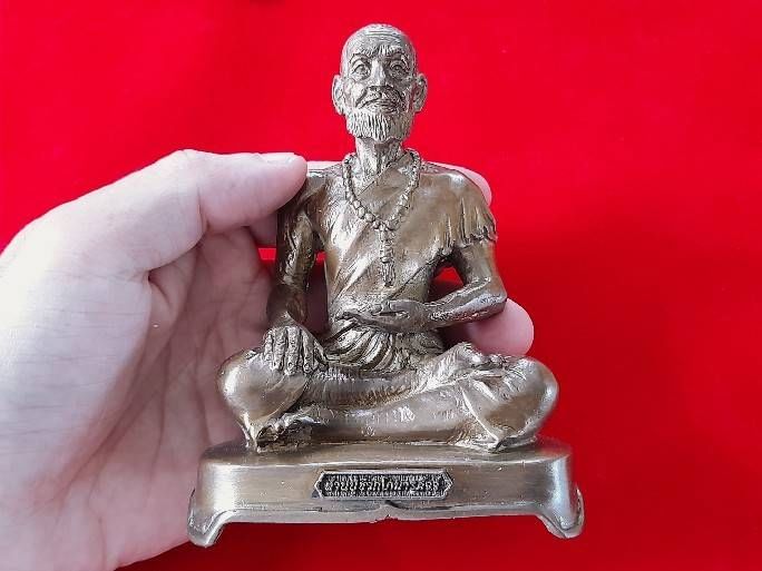 รูปหล่อ หมอชีวกโกมารภัจจ์ เนื้อทองเหลือง ปี2564 #รับประกันแท้ (ขนาดตั้งบูชา หน้าตัก3นิ้ว ฐาน3นิ้วครึ่ง สูง5นิ้ว)