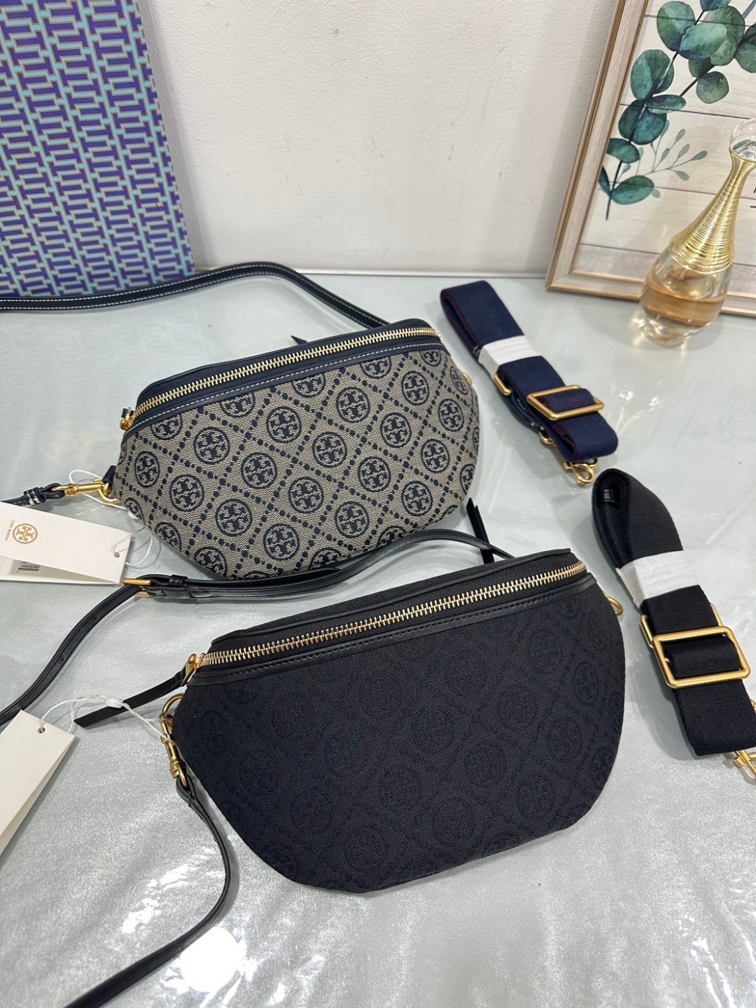 TORY BURCH T MONOGRAM BELT BAG (แอดไลน์ก่อนสั่งซื้อ)