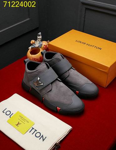 รองเท้า lv men แบบอีกเยอะกดดูด้านในค่ะ size 38-44 ,45 มีบางแบบ