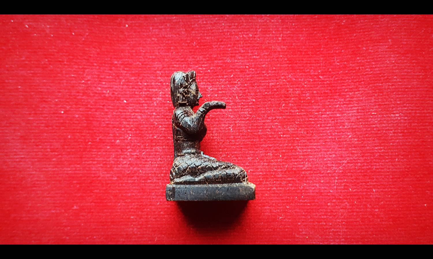 นางกวัก เนื้อไม้ตะเคียน - หลวงพ่อสมศักดิ์ วัดการเปรียญ(วัดสระเปรียญ) จ.ชัยนาท