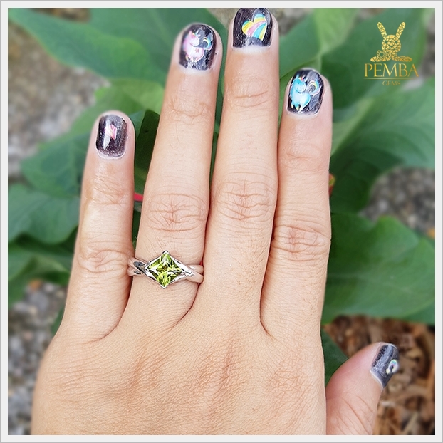 แหวนเพริดอตแท้ ทรงสี่เหลี่ยม สวยเก๋สะดุดตา เงินแท้925 แหวนพลอยแท้