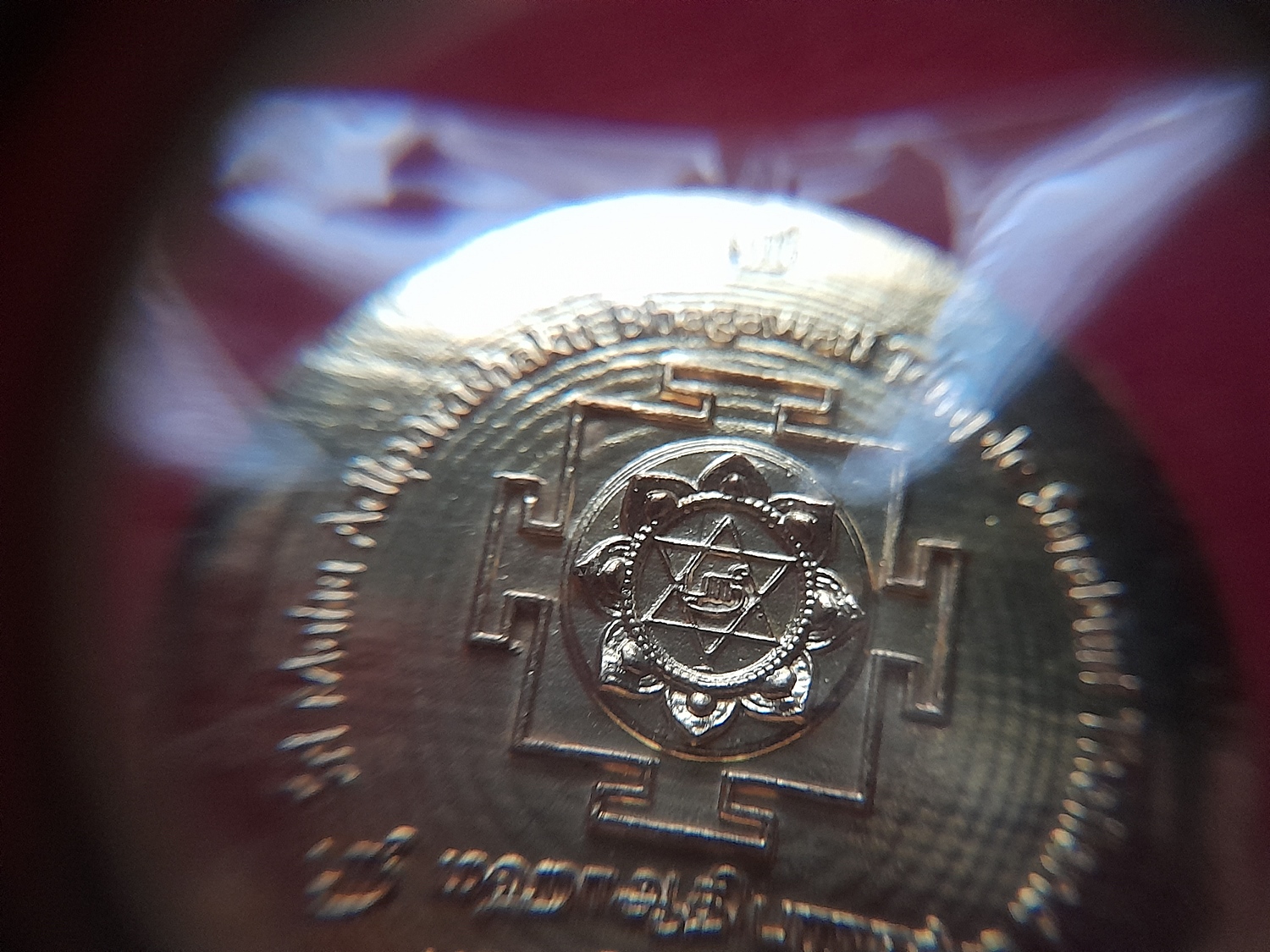 เหรียญ พระแม่ลักษมี 4กร เนื้อชุบทอง(ขนาด3.5ซม) วัดแขก ปี2562 (เข้าพิธีปลุกเสกแล้ว สายแขก)