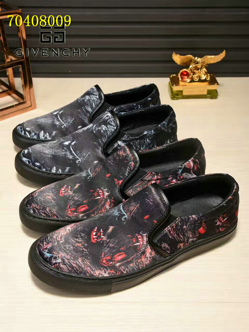 given men แบบอีกเยอะกดดูด้านในค่ะ size 38-44 ,45-46 มีบางแบบ