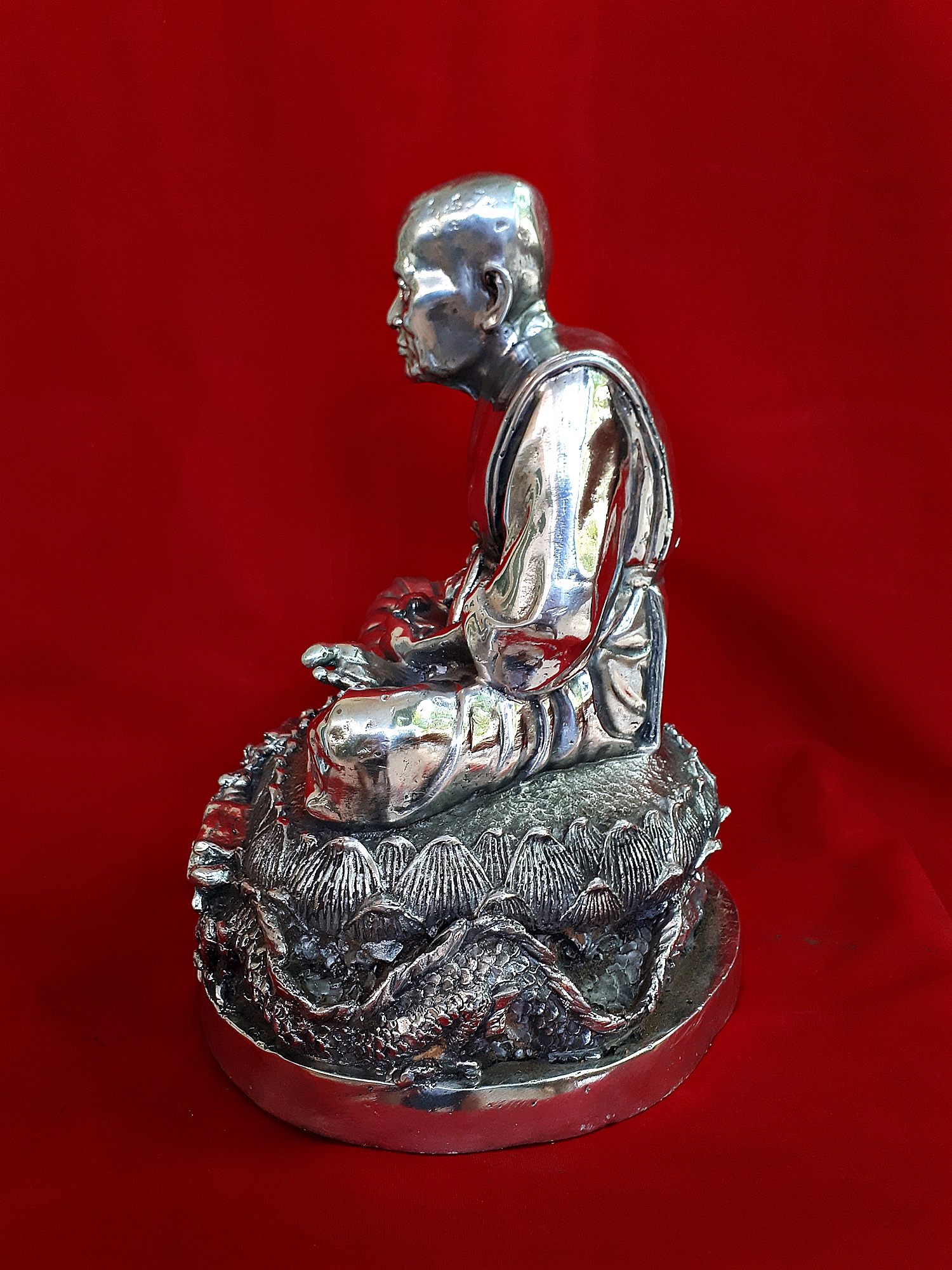 หลวงปู่ทวด องค์ใหญ่ หน้าตัก 9นิ้ว เนื้อเงิน