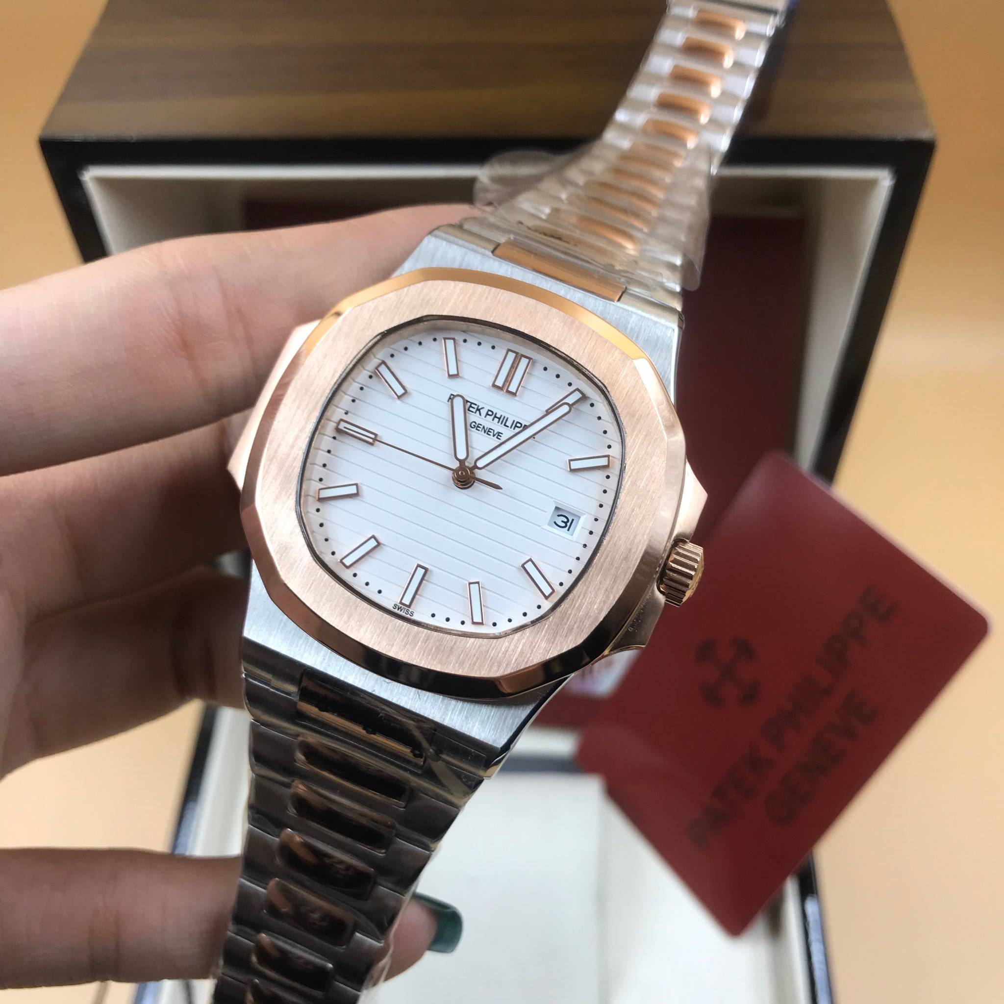 นาฬิกา Patek Philippe รุ่น Men Nautilus สายเลสสี 2K งาน Mirror Swiss