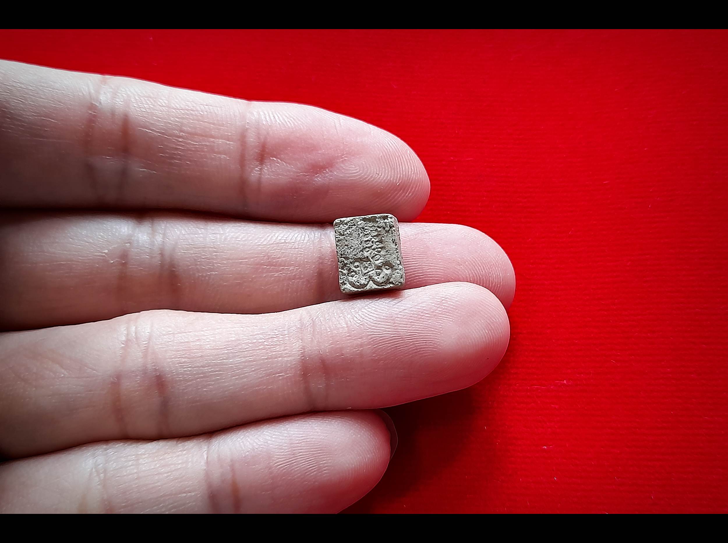 พระสมเด็จ (เล็ก จิ๋ว) หลัง ยันต์นะพรชัย พิมพ์หูบายศรี เนื้อผง ปี2538 #รับประกันแท้และทัน - หลวงพ่อยงยุทธ วัดเขาไม้แดง จ.ชลบุรี