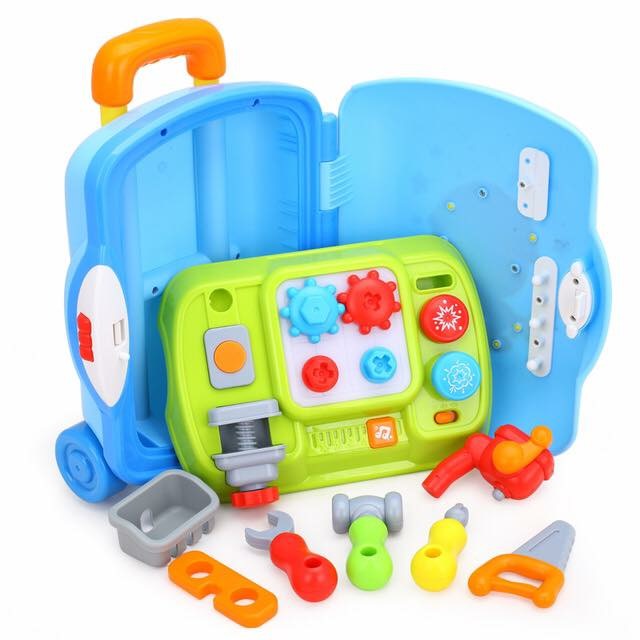 กระเป๋าเดินทางล้อลากสำหรับวิศวกรตัวจิ๋ว Huile Toys Carry-Along-Suitcase (Engineer)