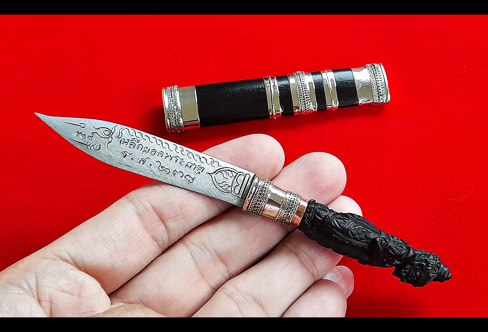 มีดหมอ (ตีจากเหล็กยอดพระธาตุ) ด้ามหัวท้าวเวสสุวรรณ เข้าพิธีปลุกเสก 3ปี