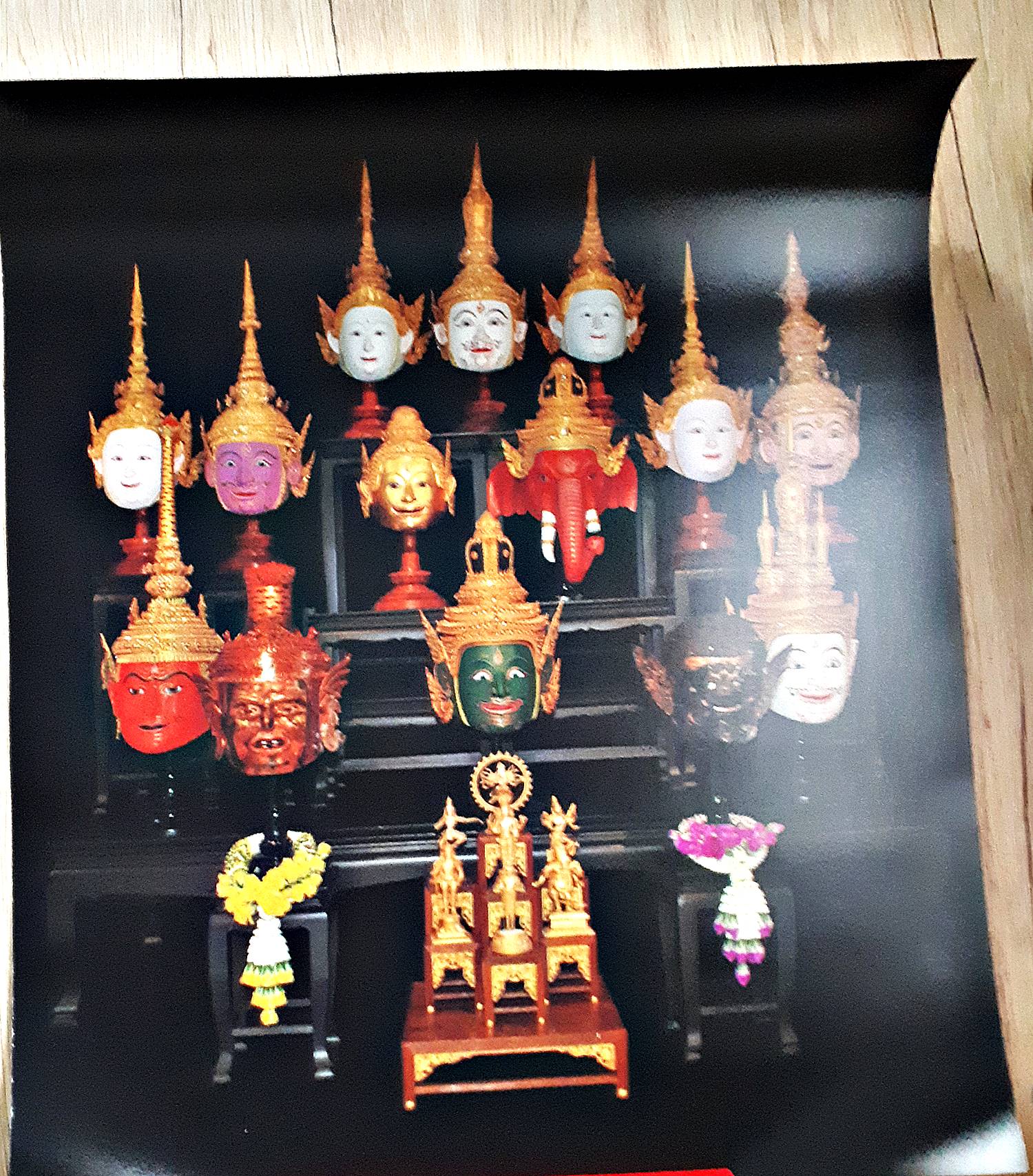รูปภาพ ชุดหัวโขน ศรีษะครู แทนครู ขนาด16x20นิ้ว (ท่านอาจารย์พราหมณ์โชดก นำเข้าพิธีใหญ่ในงานไหว้ครู 2561)
