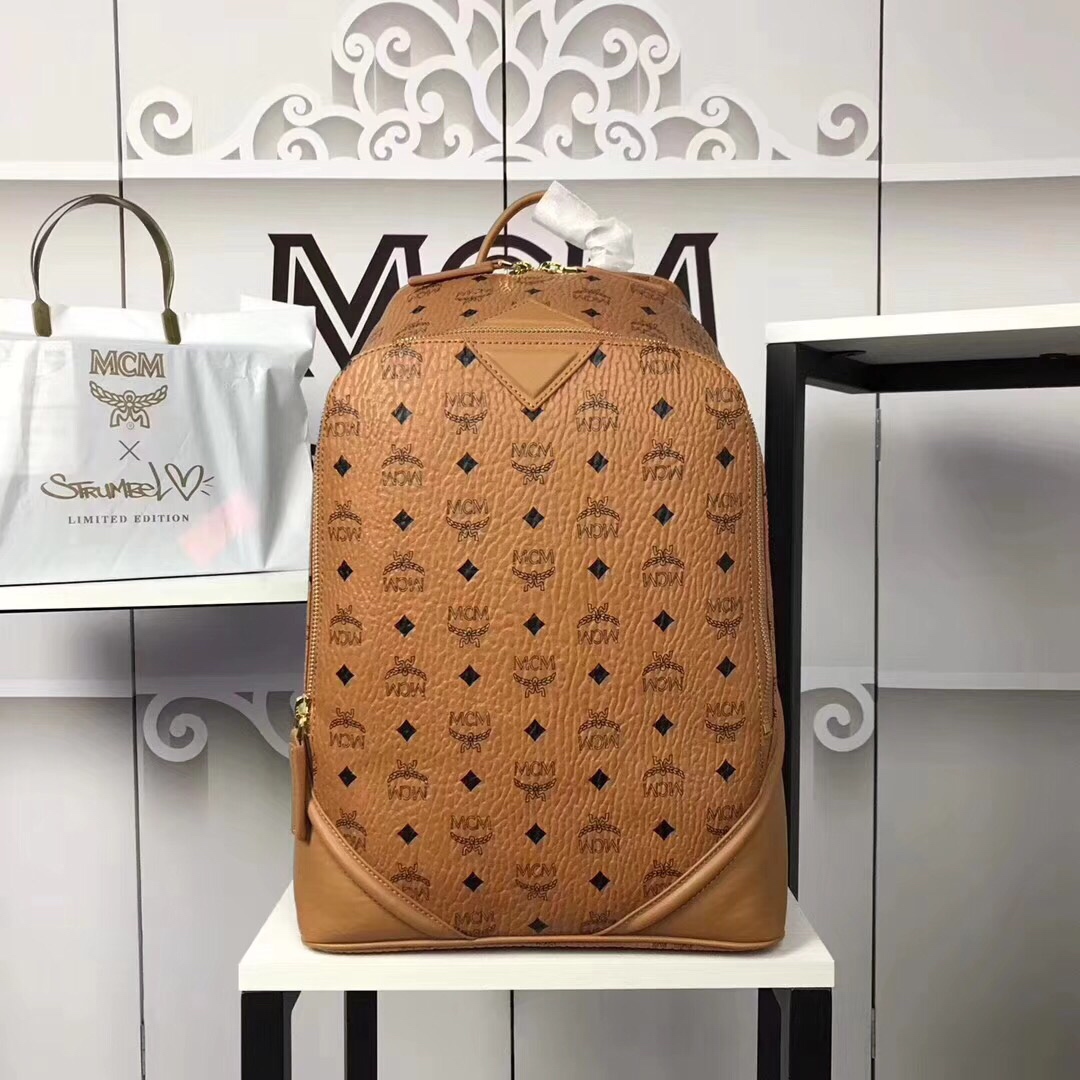 กระเป๋า mcm men backpack 30x40 cm สีน้ำตาล