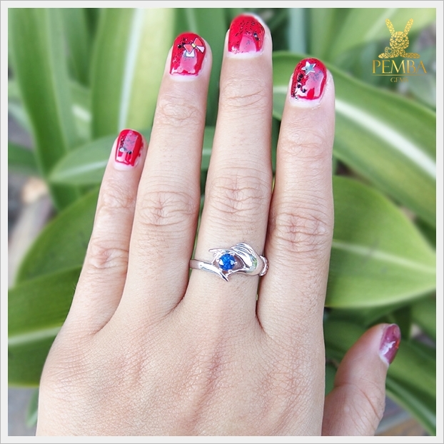 แหวนไพลินแท้ ดีไซน์สุดเรูปมือ เงินแท้925 ชุบทองคำขาว แหวนพลอยแท้